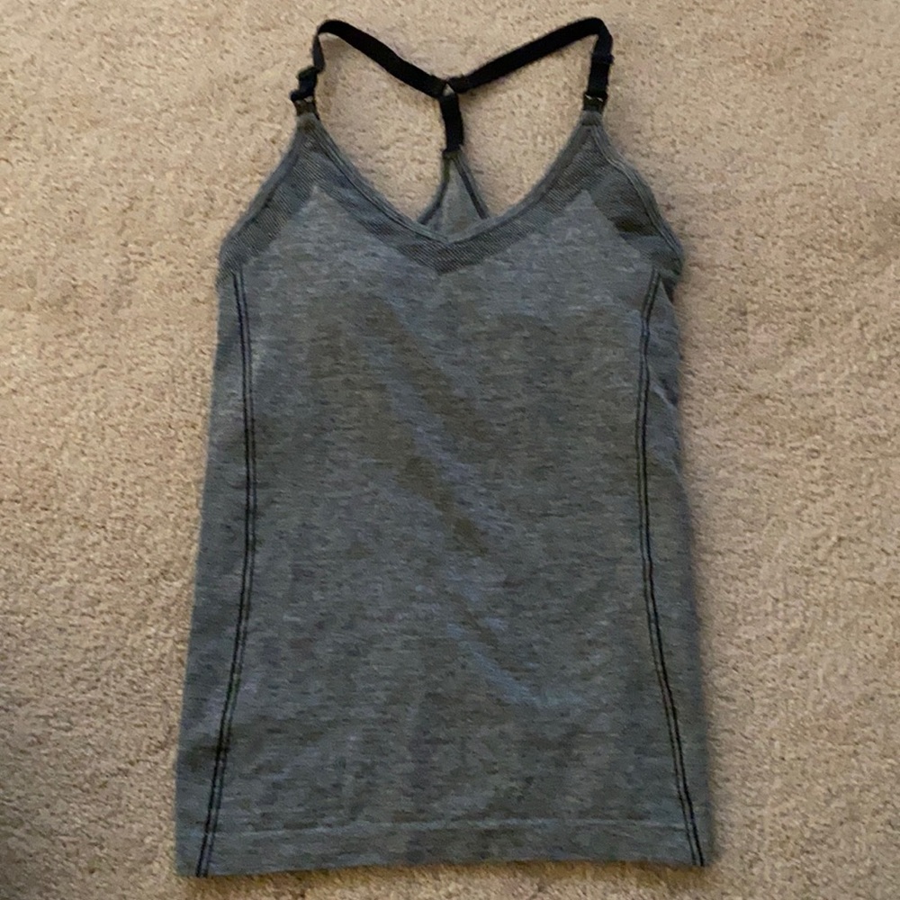 Gilligan & OMalley size small nursing tank!